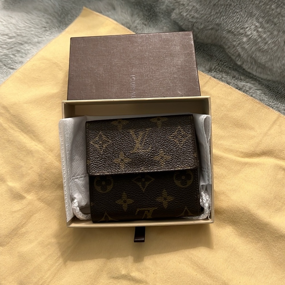 Louis Vuitton Monogram Elise Compact Wallet - Picture 13 of 13